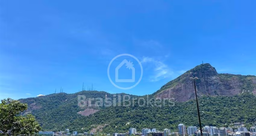 Excelente apartamento  de 4 quartos na Epitácio Pessoa com vista frontal da Lagoa
