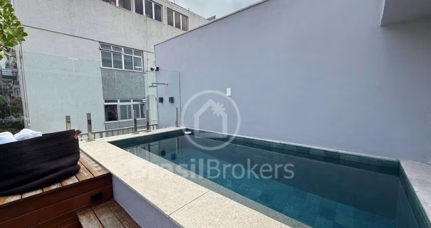 Apartamento duplex com dependências na cobertura