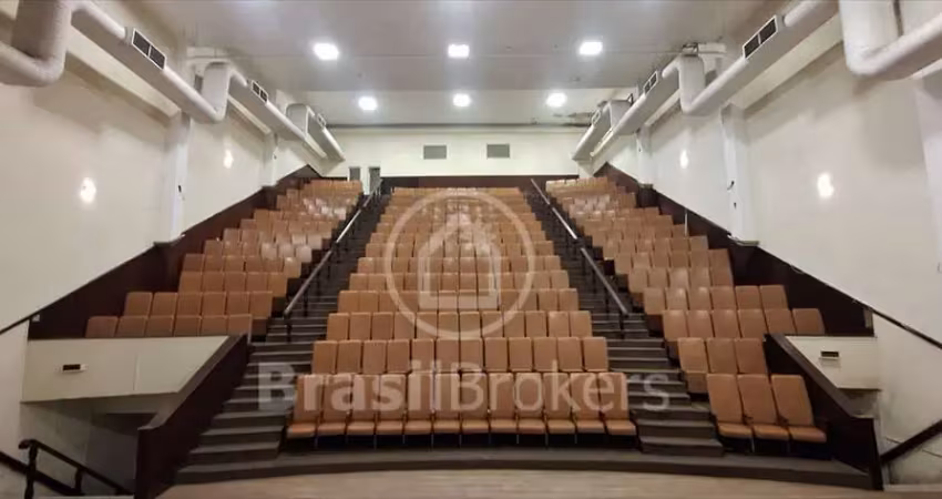 Teatro em copacabana com 420 lugares + apartamento anexo à venda