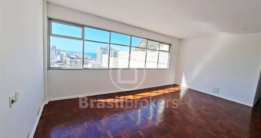 Apartamento 3 quartos, 1 suíte e vaga de garagem, no  alto leblon
