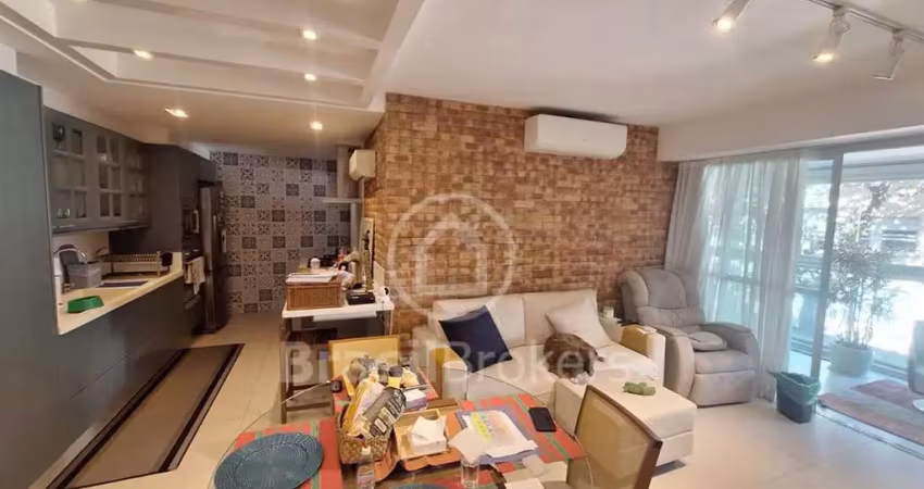 Apto de alto padrão c/ 3 quartos, garagem e acessos seguros.