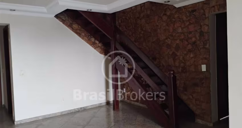 Apartamento Duplex, com varanda e churrasqueira no Pechincha