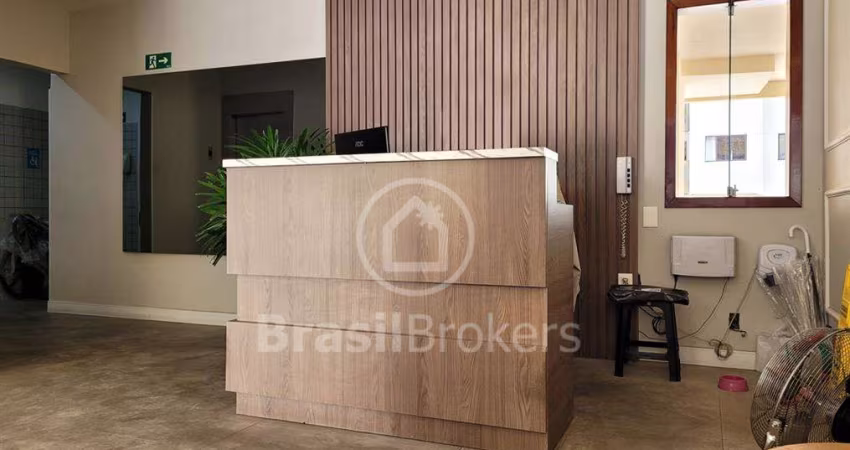 Vendo apartamento de 2 quartos, vaga escriturada, na Freguesia - Jacarepaguá.