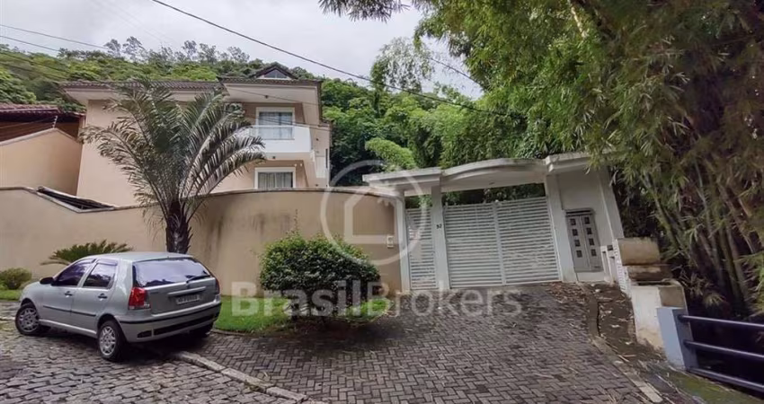 Casa 3 quartos  no Paraiso - Floresta da Serra