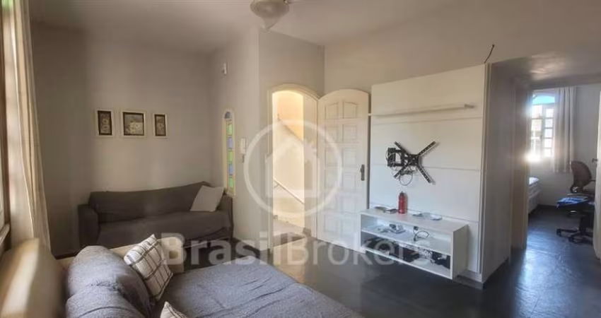 Ótima casa tipo apart com amplo terraço