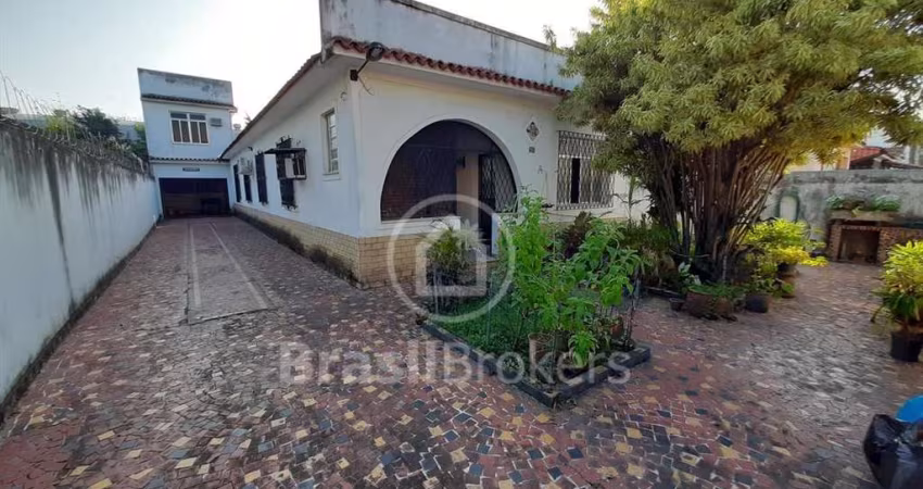 Casa à venda com 390,00m² e 3 quartos em Taquara, Rio de Janeiro - rj