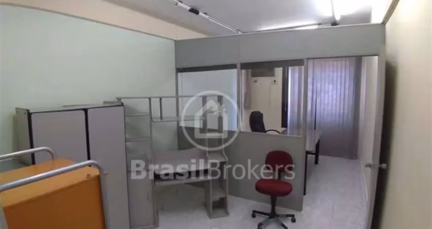 Sala comercial à venda na Estrada dos Três Rios, Freguesia (Jacarepaguá), Rio de Janeiro