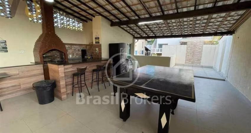 Ótima casa com terraço