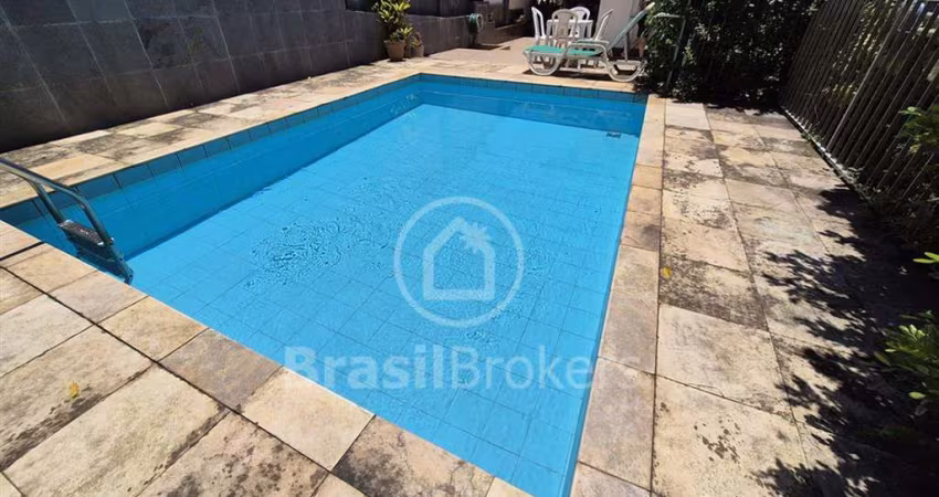 Casa em condomínio na Freguesia