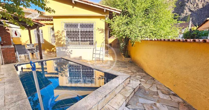 Casa condomínio fechado próximo Est. Capenha
