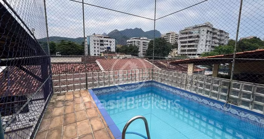 Casa de vila - 300m² - Freguesia - 3 quartos sendo 2 suítes - 4 vagas