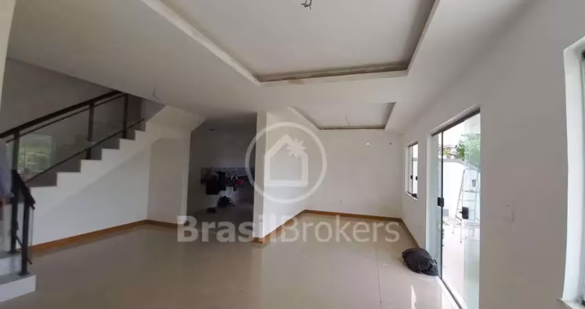 Casa de primeira locação com 4 quartos, pronta para morar.