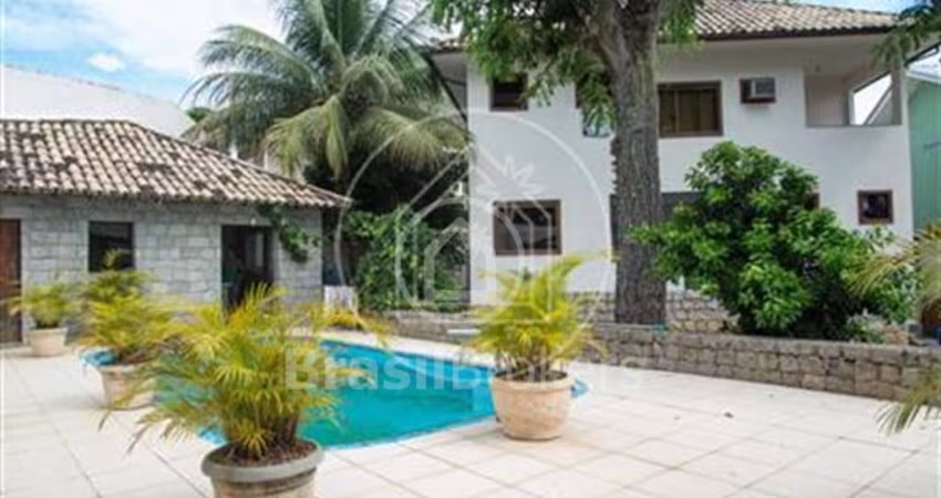 Casa de Condomínio à venda com 735,00m² e 4 quartos em Jacarepaguá, Rio de Janeiro - rj