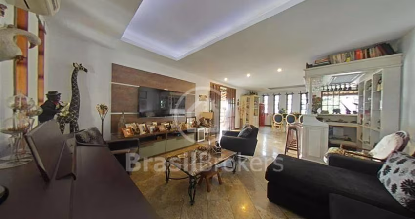 Casa de Condomínio à venda com 630,00m² e 4 quartos em Jacarepaguá, Rio de Janeiro - rj