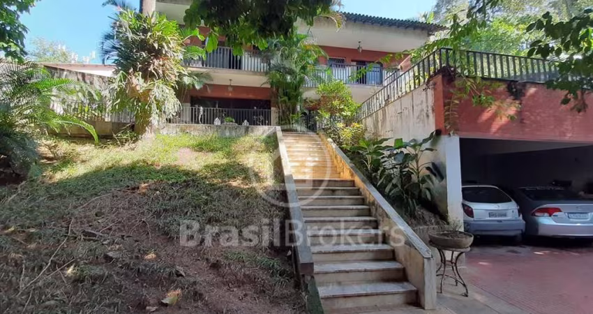 Casa à venda com 608,00m² e 4 quartos em Jacarepaguá, Rio de Janeiro - rj