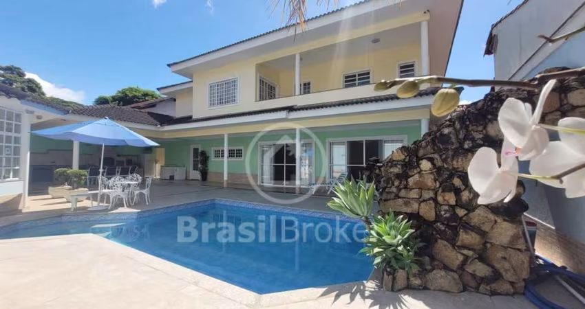 Casa de Vila à venda com 600,00m² e 5 quartos em Jacarepaguá, Rio de Janeiro - rj