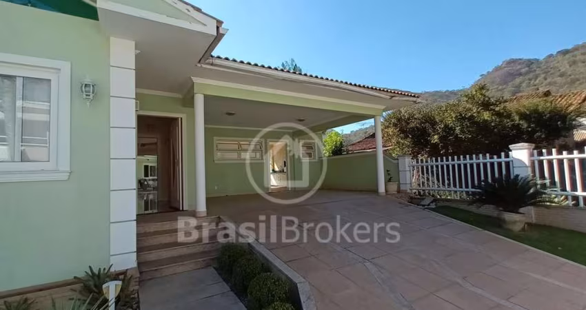 Casa Condomínio Fazenda Passaredo com 4 Dormitórios 2 suítes