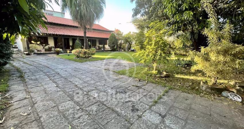 Casa à venda com 1094,00m² e 4 quartos em Praça Seca, Rio de Janeiro - rj