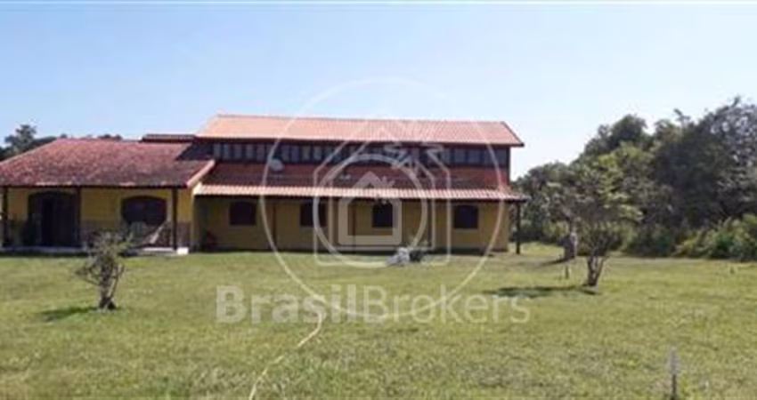 Sitio à venda com 5573,00m² e 4 quartos em Caxito, Maricá - rj