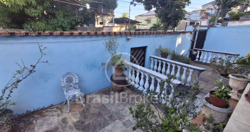 Casa ampla e bem localizada em Tanque