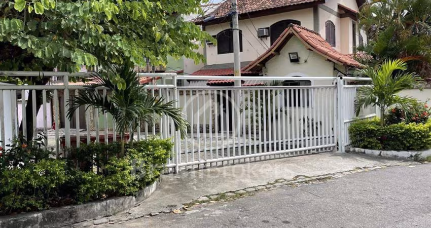 Casa de Condomínio à venda com 129,00m² e 3 quartos em Pechincha, Rio de Janeiro - rj