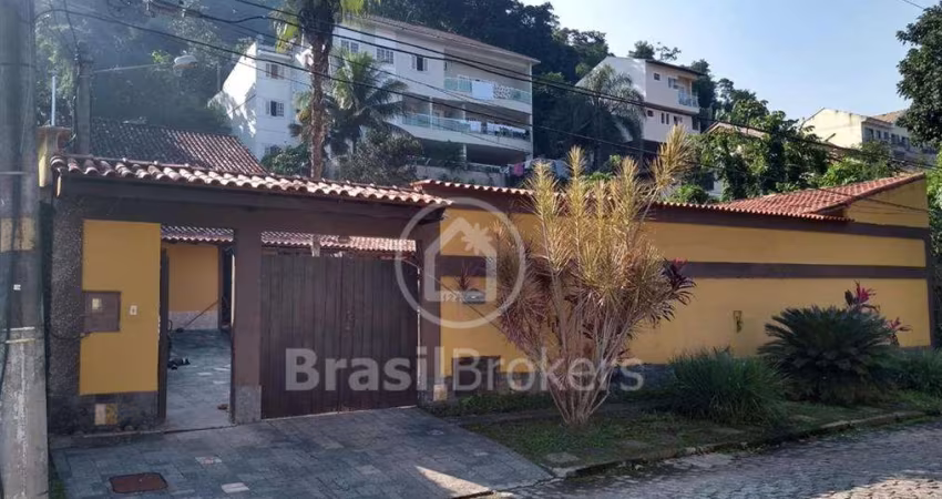 Casa maravilhosa em condomínio 3 quartos!