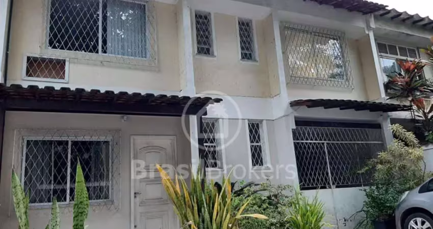 Casa à venda com 329,00m² e 5 quartos em Anil, Rio de Janeiro - rj