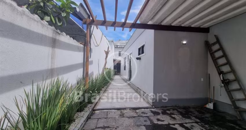 Casa à venda com 230,00m² e 5 quartos em Anil, Rio de Janeiro - rj