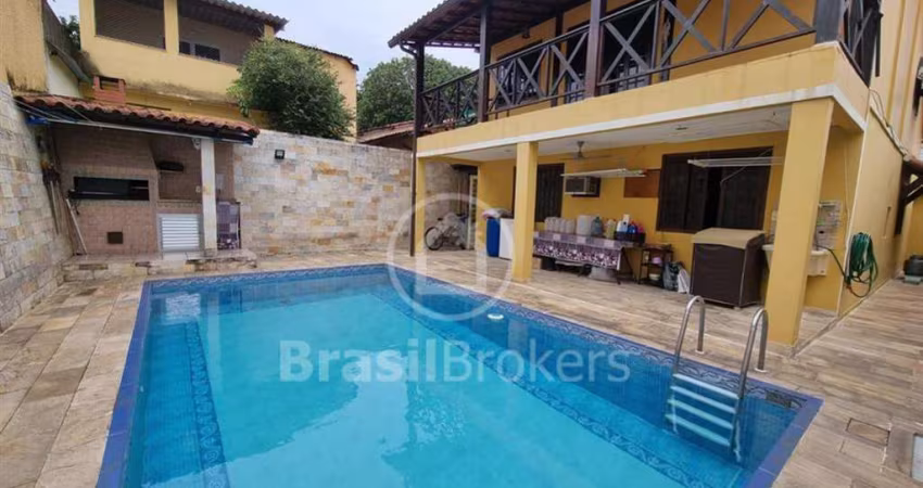 Casa de Condomínio à venda com 133,00m² e 5 quartos em Taquara, Rio de Janeiro - rj