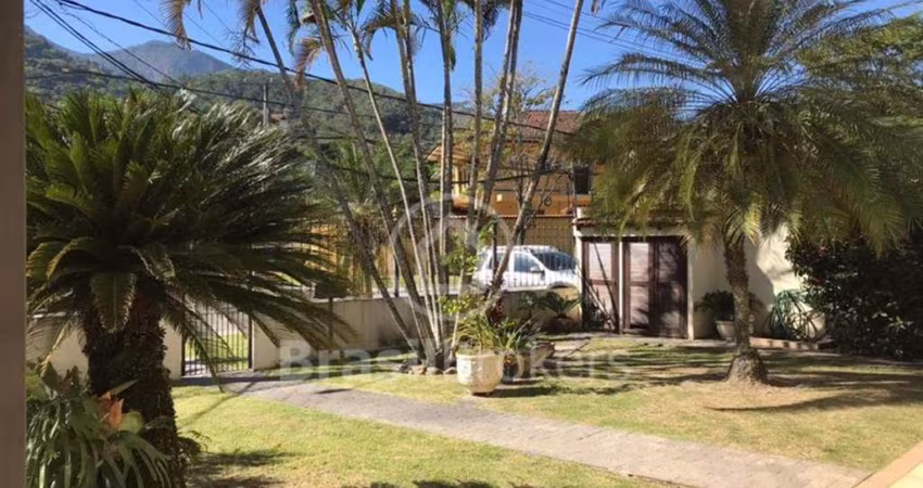 Casa de Condomínio à venda com 344,00m² e 6 quartos em Anil, Rio de Janeiro - rj