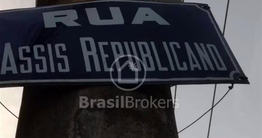 Terreno de 1.402 m² na Freguesia