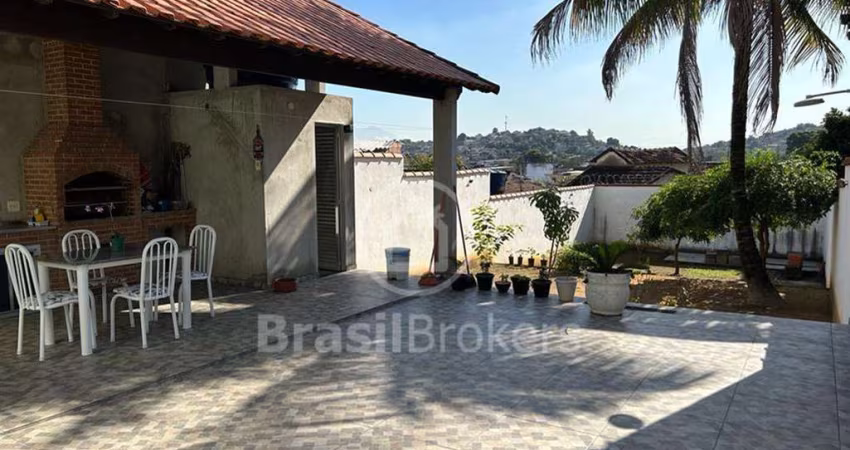 Casa de Condomínio à venda com 388,00m² e 4 quartos em Anchieta, Rio de Janeiro - rj