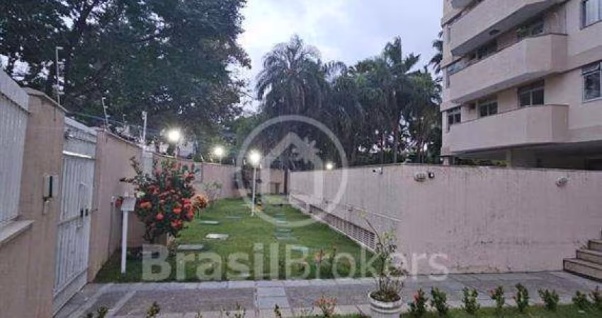 Excelente 03 quartos com uma suite em Condomínio tranquilo e arborizado.
