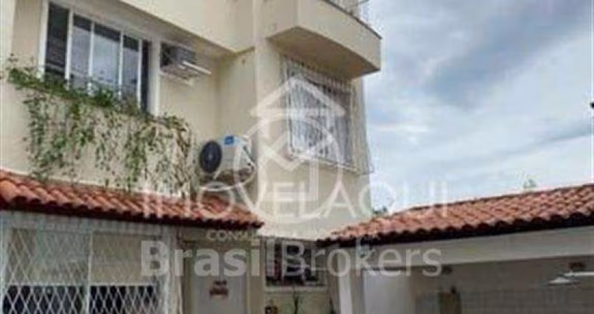 Casa de Condomínio à venda com 116,00m² e 3 quartos em Pechincha, em frente ao clube campestre Rio de Janeiro - RJ