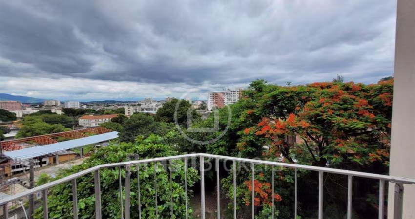 Amplo apartamento de 2 quartos no Campinho