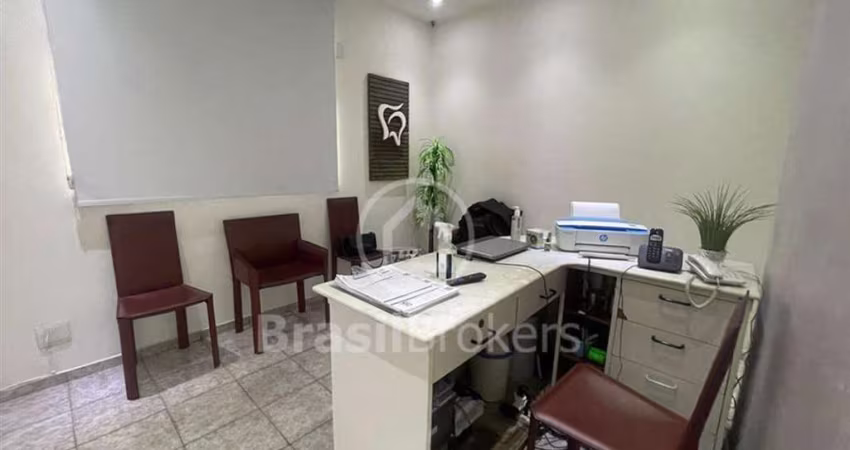 Ótima sala comercial com clínica montada, com 58m² Centrão freguesia JPA