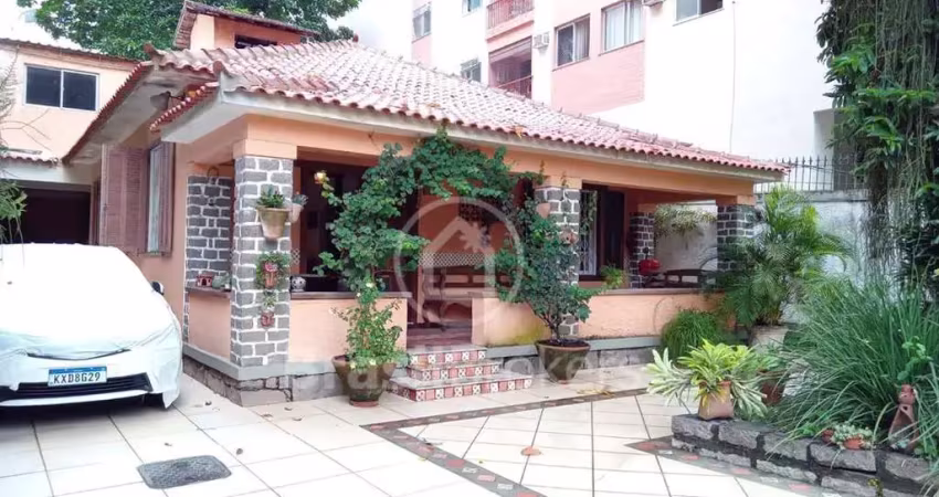 Casa com 2 quartos à venda na Rua Comandante Rúbens Silva, Freguesia (Jacarepaguá), Rio de Janeiro