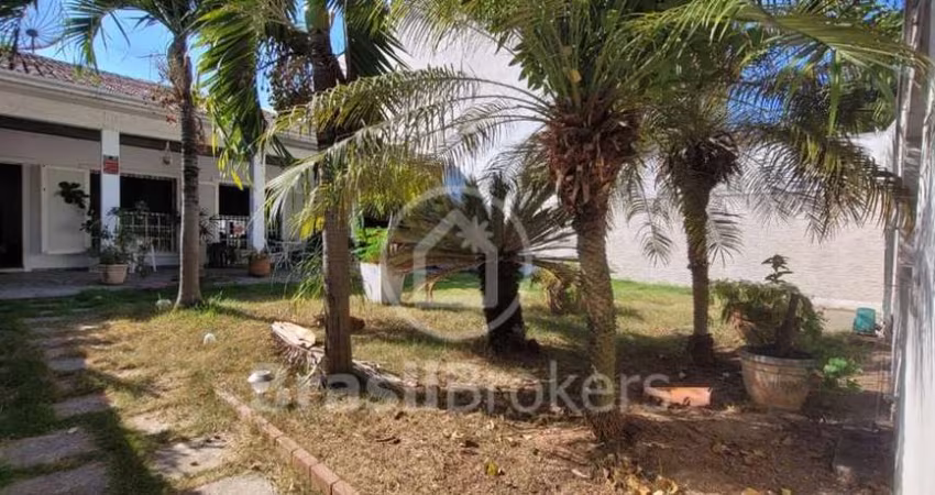 Ampla casa com lazer no Centrão da Freguesia