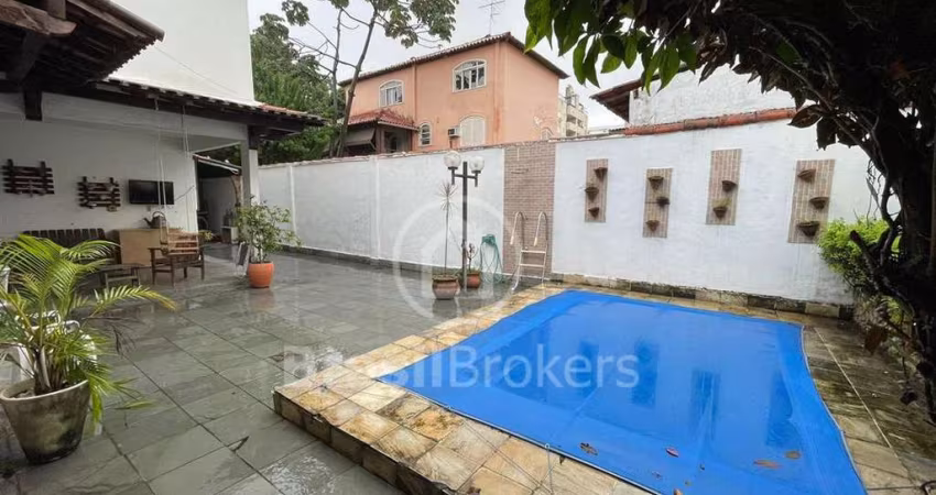 Casa de Condomínio à venda com 348,00m² e 4 quartos em Taquara, Rio de Janeiro - rj