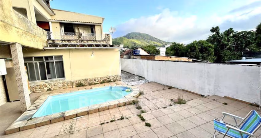 Casa à venda com 425,00m² e 5 quartos em Praça Seca, Rio de Janeiro - rj