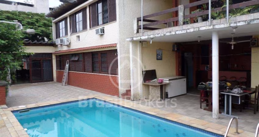 Casa à venda com 588,00m² e 5 quartos em Freguesia (Jacarepaguá), Rio de Janeiro - rj