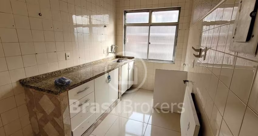 Apartamento 2 qts (52m²) reformado condom. fechado
