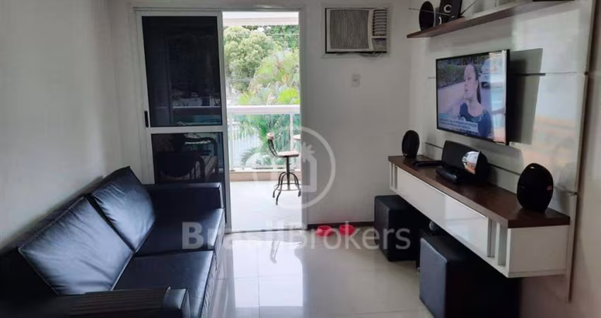Amplo apart 3 qtos (1 suíte) com 81m²