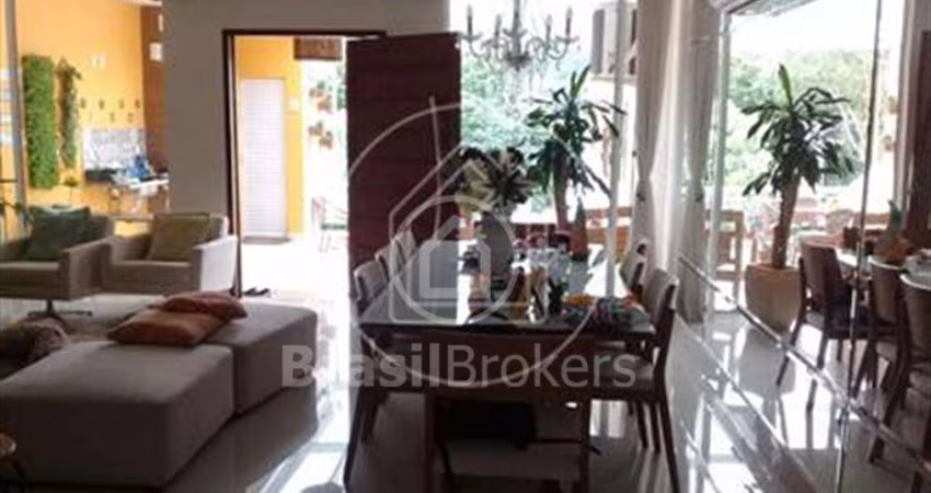 Casa de Condomínio à venda com 733,00m² e 4 quartos em Taquara, Rio de Janeiro - rj