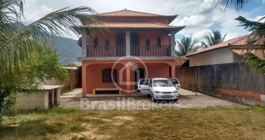 Casa à venda com 360,00m² e 3 quartos em Jaconé, Maricá - rj