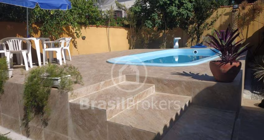 Casa à venda com 552,00m² e 6 quartos em Pechincha, Rio de Janeiro - rj