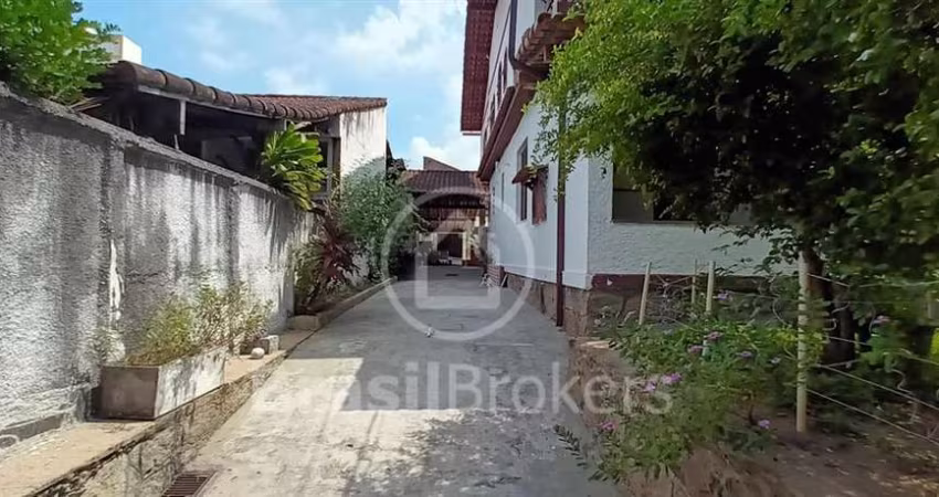 Casa à venda com 468,00m² e 6 quartos em Freguesia (Jacarepaguá), Rio de Janeiro - rj