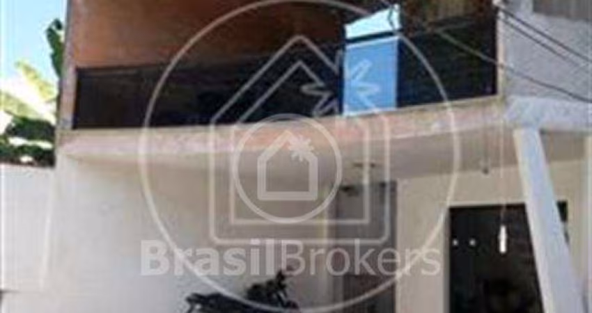 Casa à venda com 233,00m² e 5 quartos em Pechincha, Rio de Janeiro - rj
