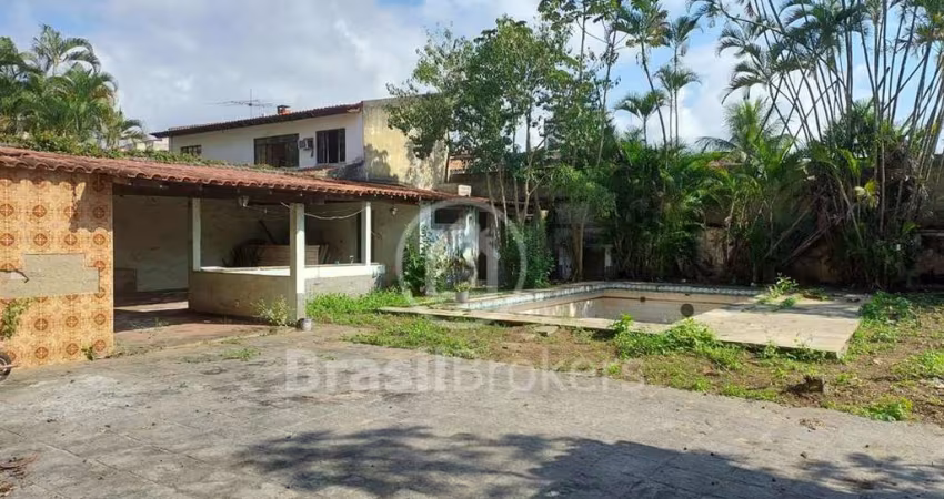 Casa à venda com 964,00m² e 6 quartos em Freguesia (Jacarepaguá), Rio de Janeiro - RJ