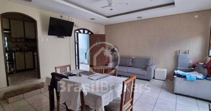 Casa à venda com 240,00m² e 3 quartos em Freguesia (Jacarepaguá), Rio de Janeiro - rj